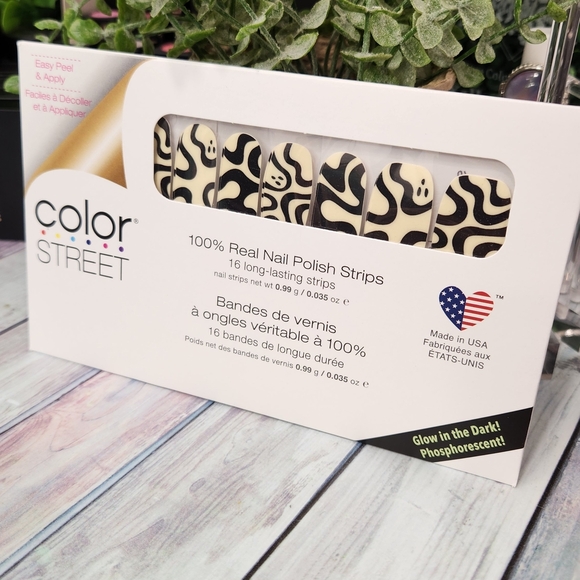 Color Street Glow In The Dark Halloween Set - Picture 1 of 5